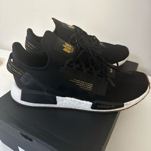 Adidas NMD R1.V2 Men size 11 1/2 NEW